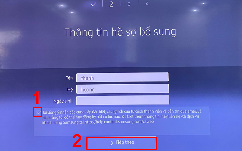 Bạn điền thông tin Họ tên và Ngày sinh sau đó tích chọn “Tôi đồng ý…” rồi nhấn “Tiếp theo”.
