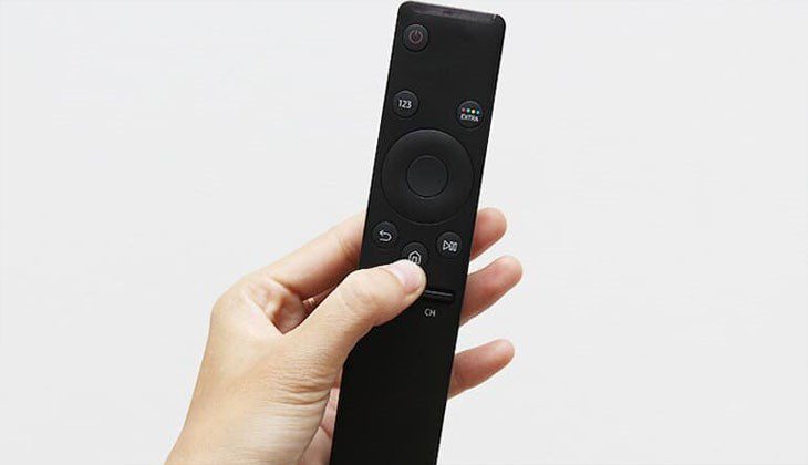 Nhấn nút HOME có sẵn trên điều khiển từ xa của tivi và chọn cài đặt Nhấn nút HOME có sẵn trên điều khiển từ xa của tivi và chọn cài đặt
