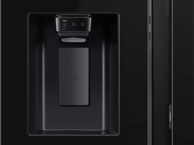 Tủ lạnh Samsung Inverter 634 lít Side By Side RS80F65J2BSV - khay chứa nước và đá ngay trên cửa